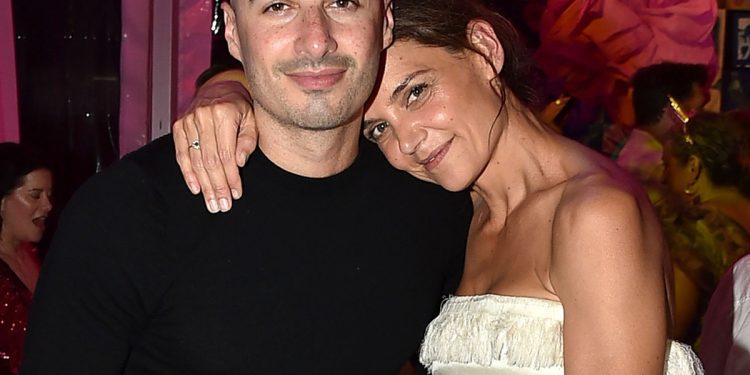 katie-holmes,-boyfriend-jason-bard-yarmosky-hard-launch-romance-–-e!-news