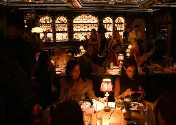 viral-video-shows-fire-blazing-at-buzzy-nyc-restaurant-–-aol.com