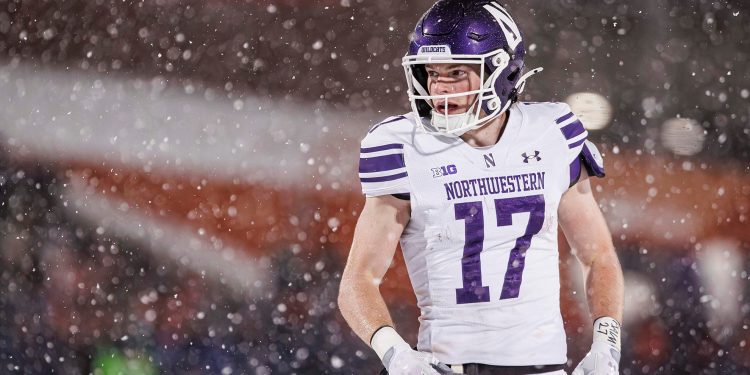 wilde-named-to-biletnikoff-award-preseason-watch-list-–-northwestern-athletics