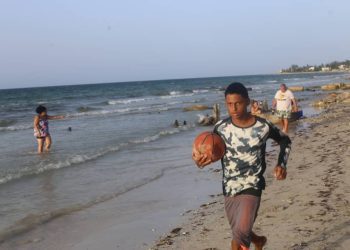 the-sad-decline-of-guanabo,-havana’s-most-popular-beach
