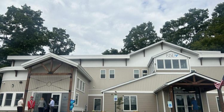 rise-opens-clubhouse-program-as-low-barrier-shelter-closes-–-the-daily-gazette