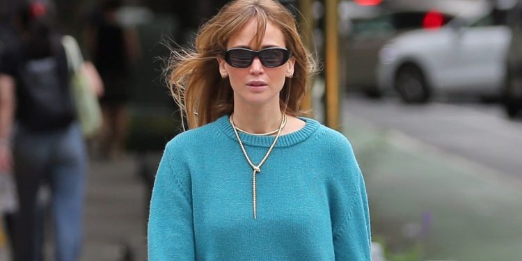 jennifer-lawrence-heads-out-for-walk-around-nyc-after-joining-instagram-|-just-jared