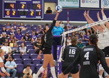 warriors-show-fight-in-competitive-match-against-no.-12-southwest-minnesota-state