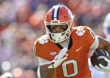 clemson-rookie-caps-stellar-nfl-debut-with-first-td