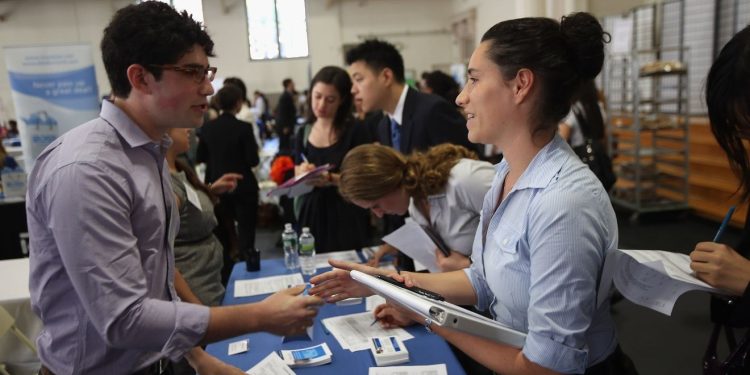 job-hopping-gen-z-workers-may-be-held-back-by-lack-of-professional-relationships-–-abc-6