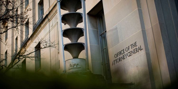 secret-doj-push-for-reporter’s-linkedin-data-alarms-federal-judges-–-raw-story