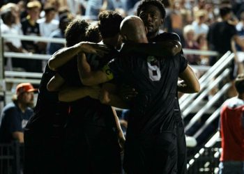 no.-4-men’s-soccer-wins-battle-of-undefeateds-–-university-of-south-carolina-athletics