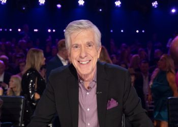‘dancing-with-the-stars’-fans-say-the-show-“isn’t-the-same”-after-seeing-tom-bergeron’s-instagram