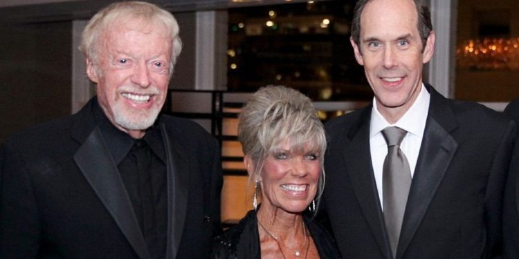 nike-founder-phil-knight-gives-away-a-billion-dollars-–-the-largest-single-donation-to-a-…