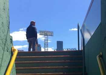drayer:-how-sweet-it-was-–-41-years-of-rick-rizzs-as-mariners’-voice-of-summer-and-hope