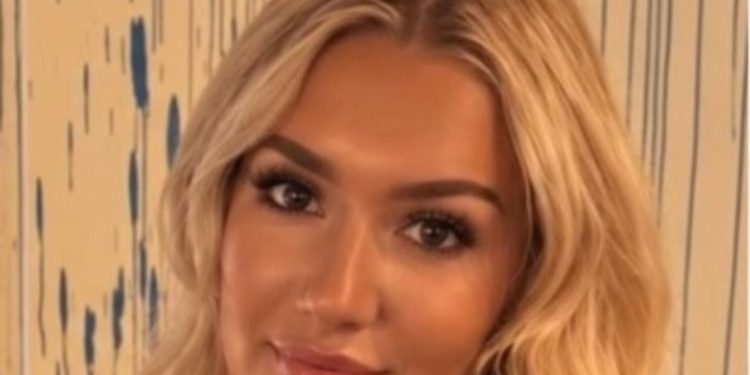 ‘you’ve-worked-longer-than-i’ve-been-alive’:-aussie-woman-hits-back-over-linkedin-…-–-stuff