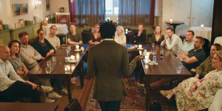 what-happens-when-a-sudanese-refugee-lets-strangers-ask-him-anything?-|-psyche-videos