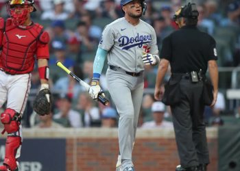 miguel-rojas-injury-update-after-swing-sends-dodger-to-clubhouse-early-–-yahoo-sports