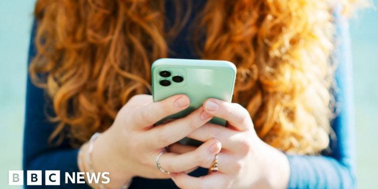 ‘add-me-to-whatsapp’-scam-calls-to-be-investigated-–-bbc