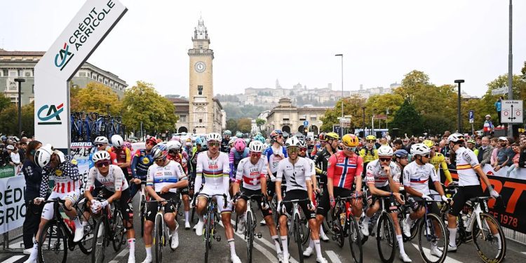 a-whatsapp-group,-a-secretive-operation-–-how-the-rider-demonstration-at-il-lombardia-took-shape