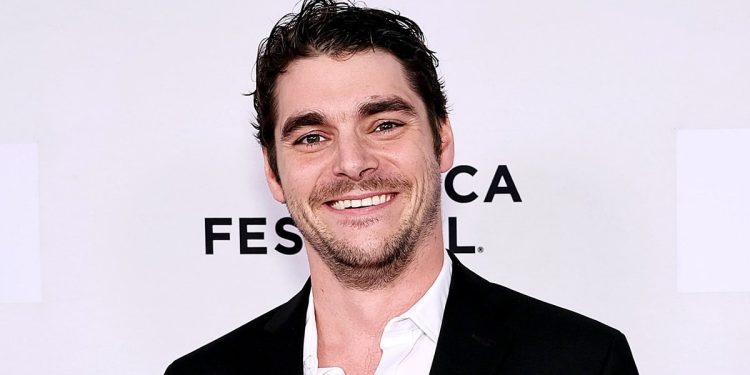 rj-mitte’s-final-instagram-post-was-from-hours-before-his-death,-promoting-his-new-…