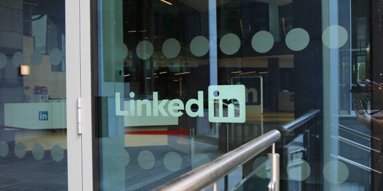 supreme-court-to-hear-appeal-by-data-protection-commission-over-e310m-linkedin-fine
