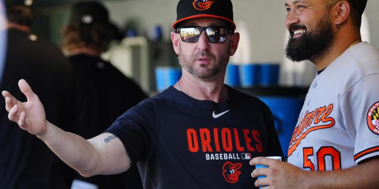 chris-bassitt-breaks-down-craig-albernaz’s-first-year-as-baltimore-orioles-manager