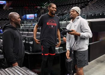 kevin-durant-takes-aim-at-former-teammate-as-suns-twitter-feud-continues?