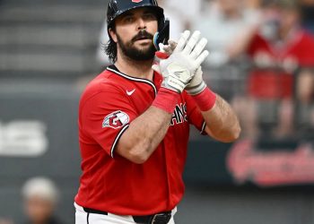 austin-hedges’-future-with-the-guardians-appears-uncertain-–-yahoo-sports