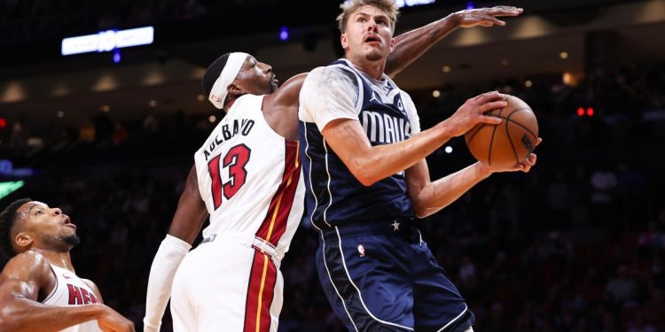 youtube-gold:-cooper-flagg-takes-south-beach-–-duke-basketball-report